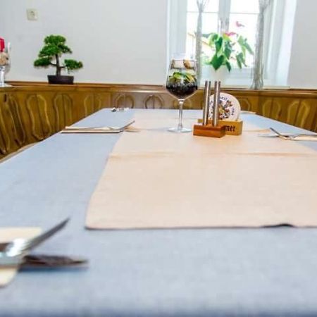 Taverna Unik Saaldorf Luaran gambar
