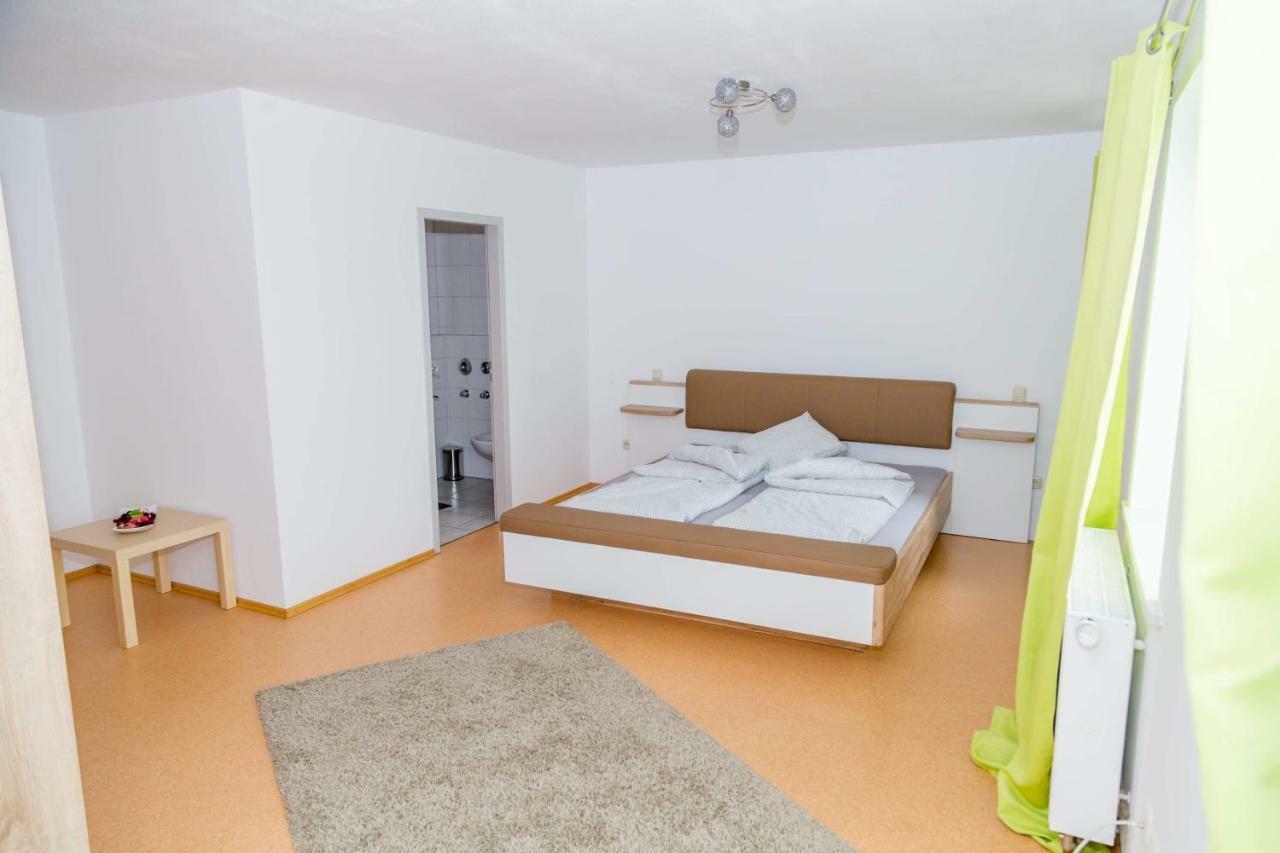 Taverna Unik Saaldorf Luaran gambar