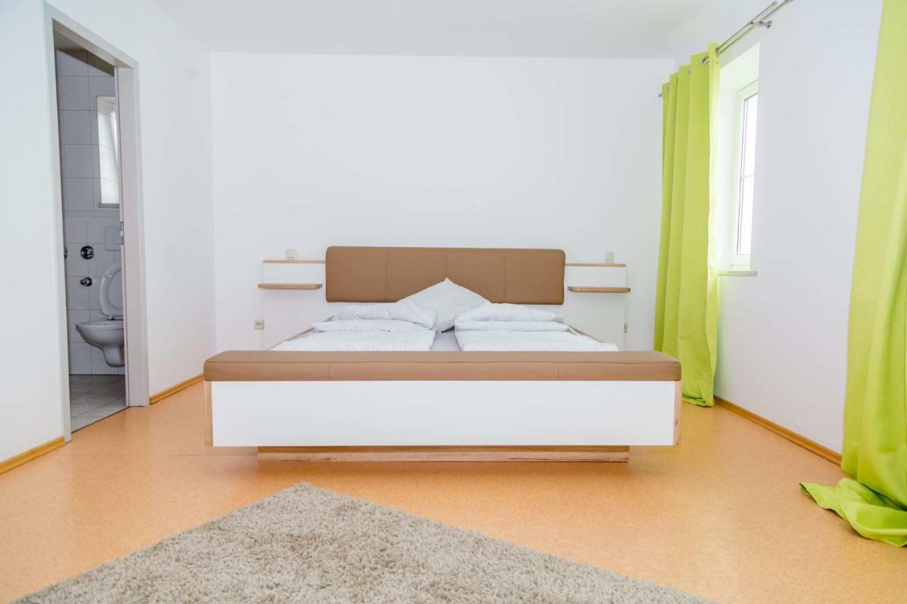 Taverna Unik Saaldorf Luaran gambar